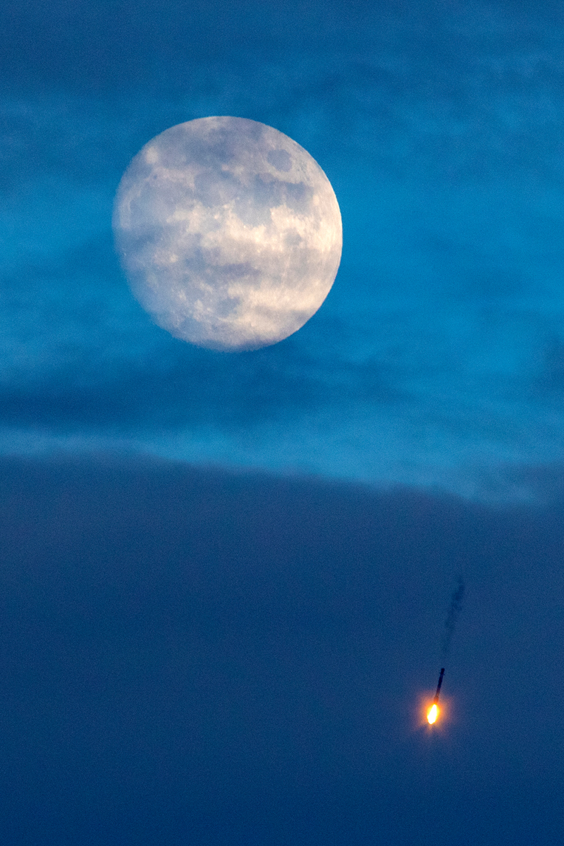 A Falcon 9 Moon