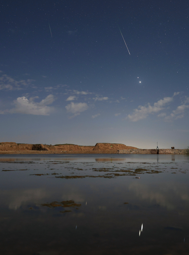 Moonlight, Planets, and Perseids