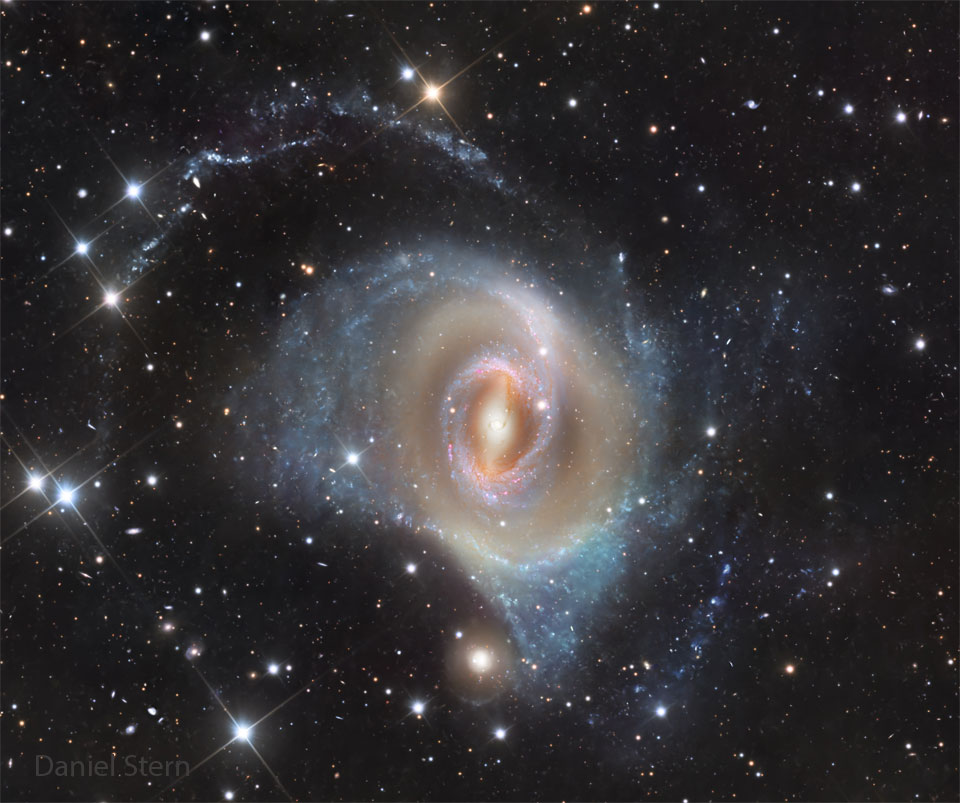 Spiral Galaxy NGC 1512: Wide Field