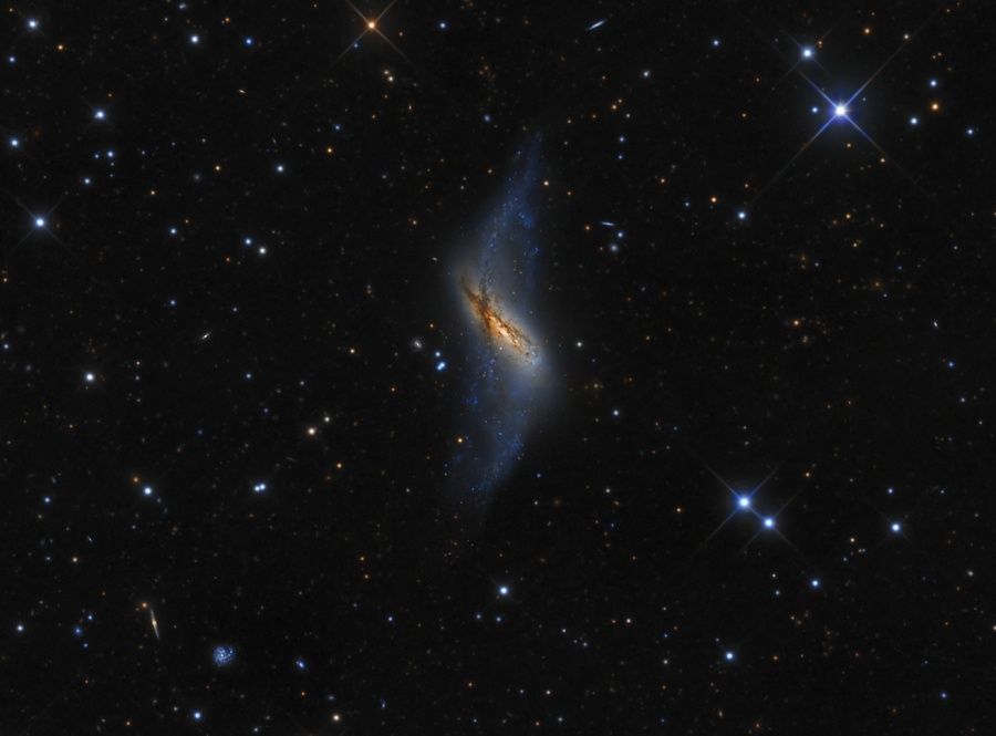 Polar Ring Galaxy NGC 660