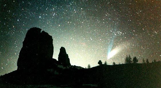 Hale-Bopp Above the Cinqui Torri Mountains