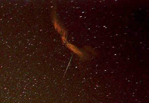 Twisting Meteor Train