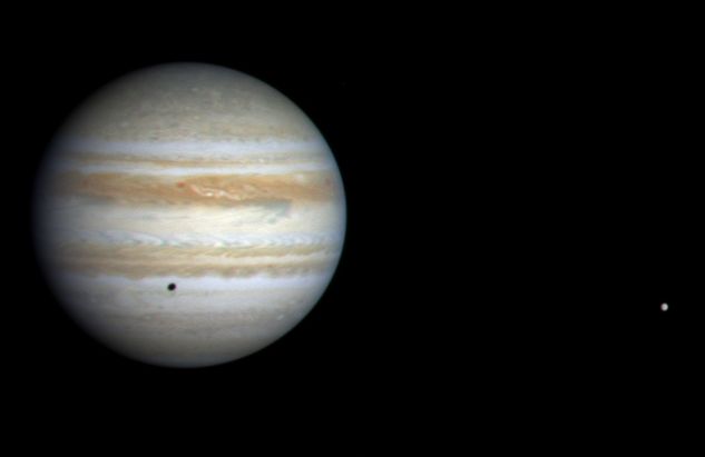 Cassini Spacecraft Approaches Jupiter
