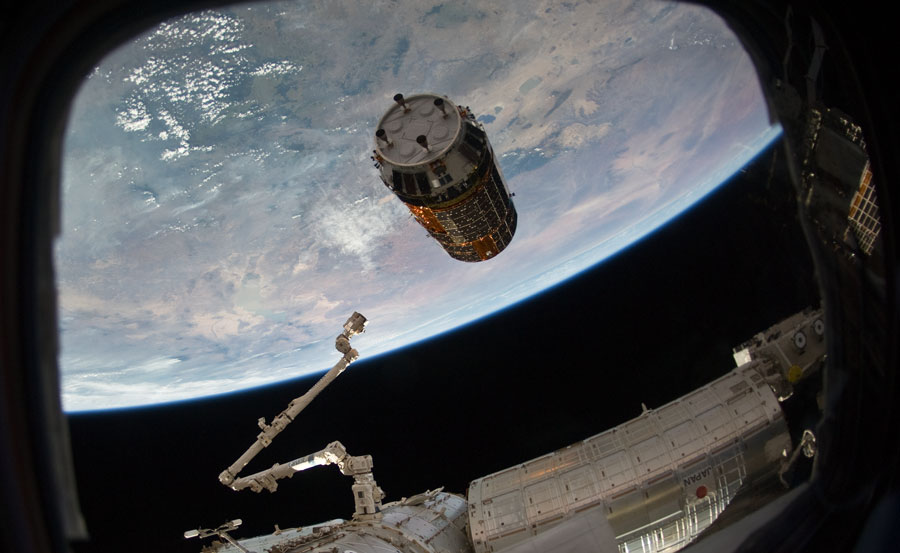 Japan's Kounotori2 Supply Ship Approaches the Space Station