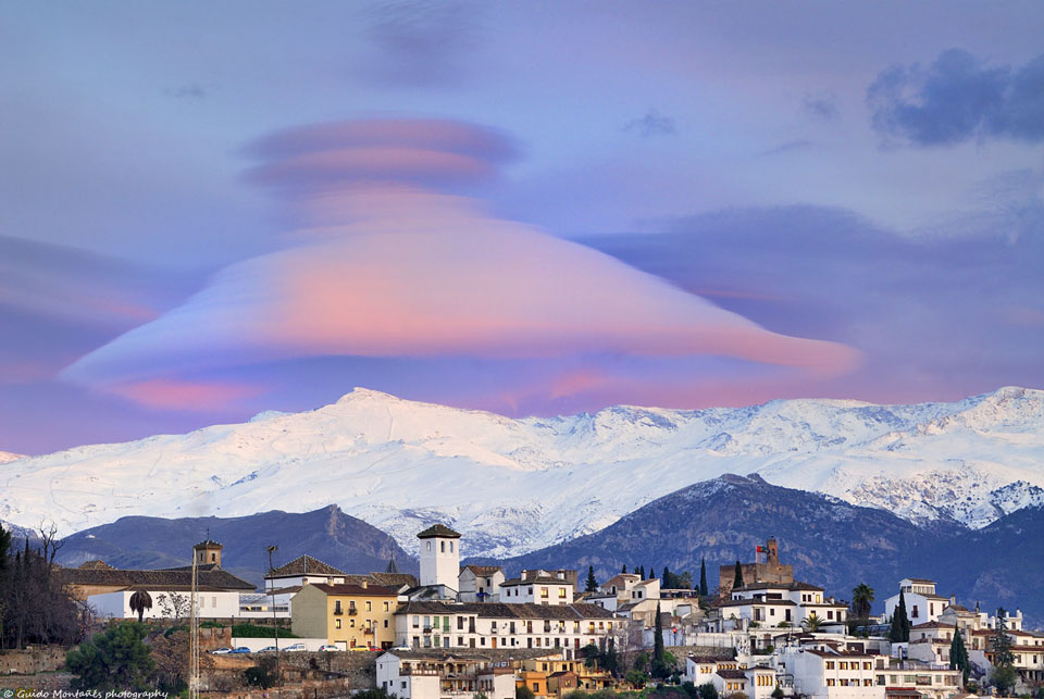Cap Cloud over the Sierra Nevadas