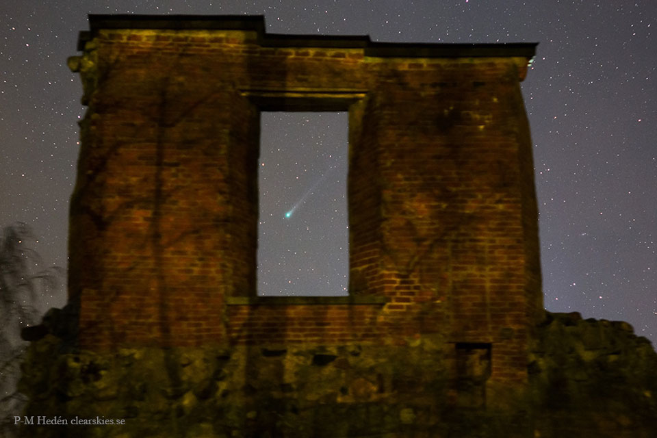 Comet Lovejoy through M�rby Castle Ruins