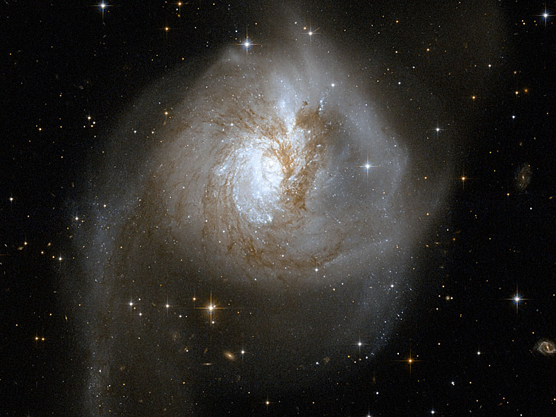 Galaxies Collide in NGC 3256